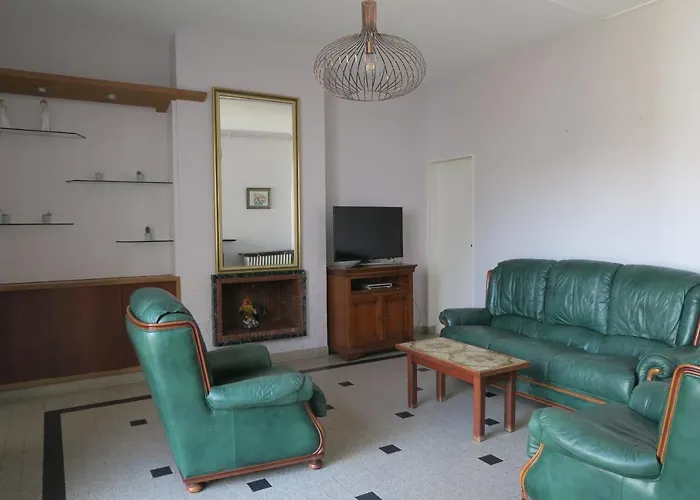 Chez Carmen * Αλμπί